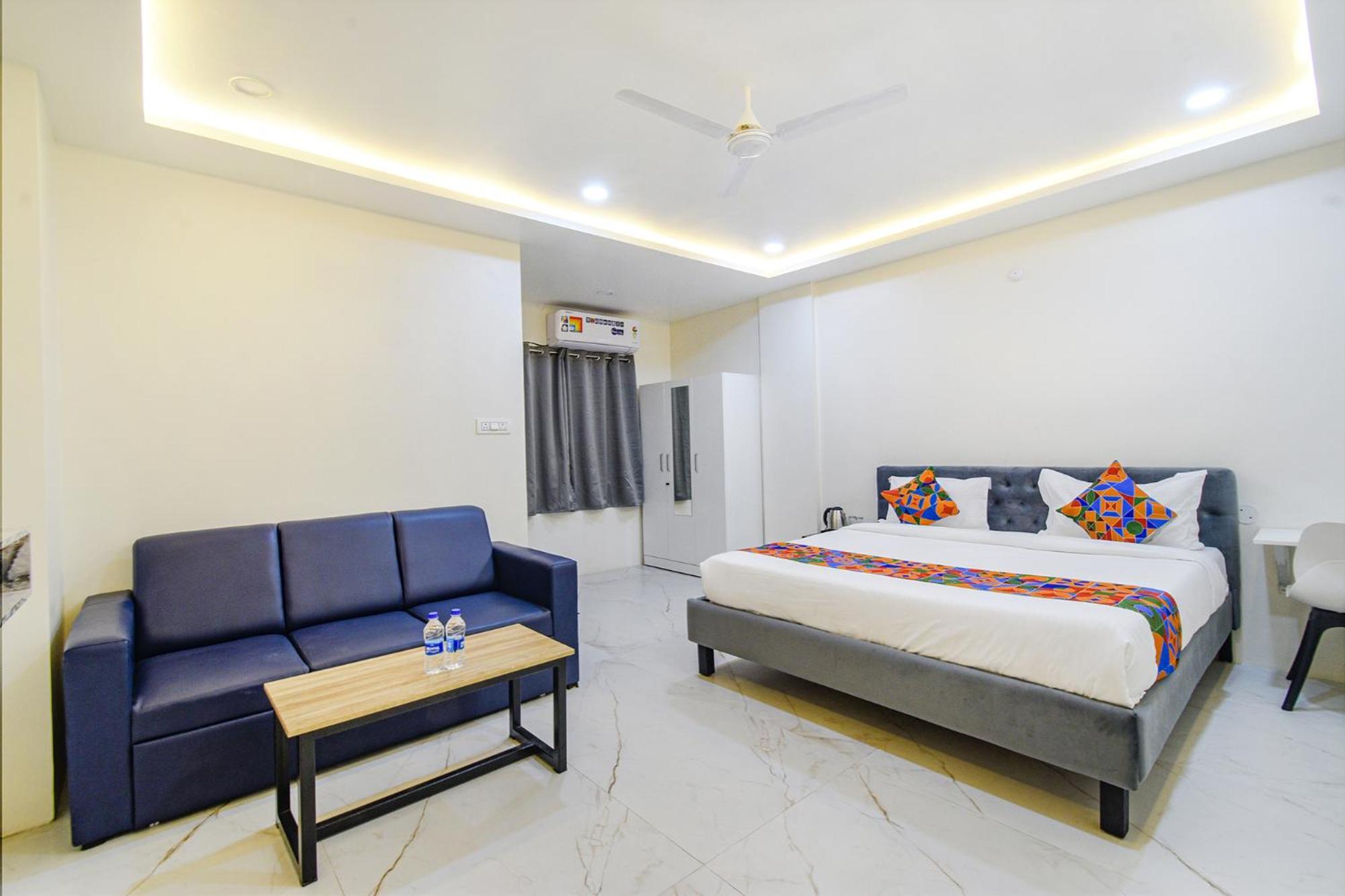 Fabhotel Ssr Ikon Suites - Nr Hyderabad Central University, Kondapur 外观 照片