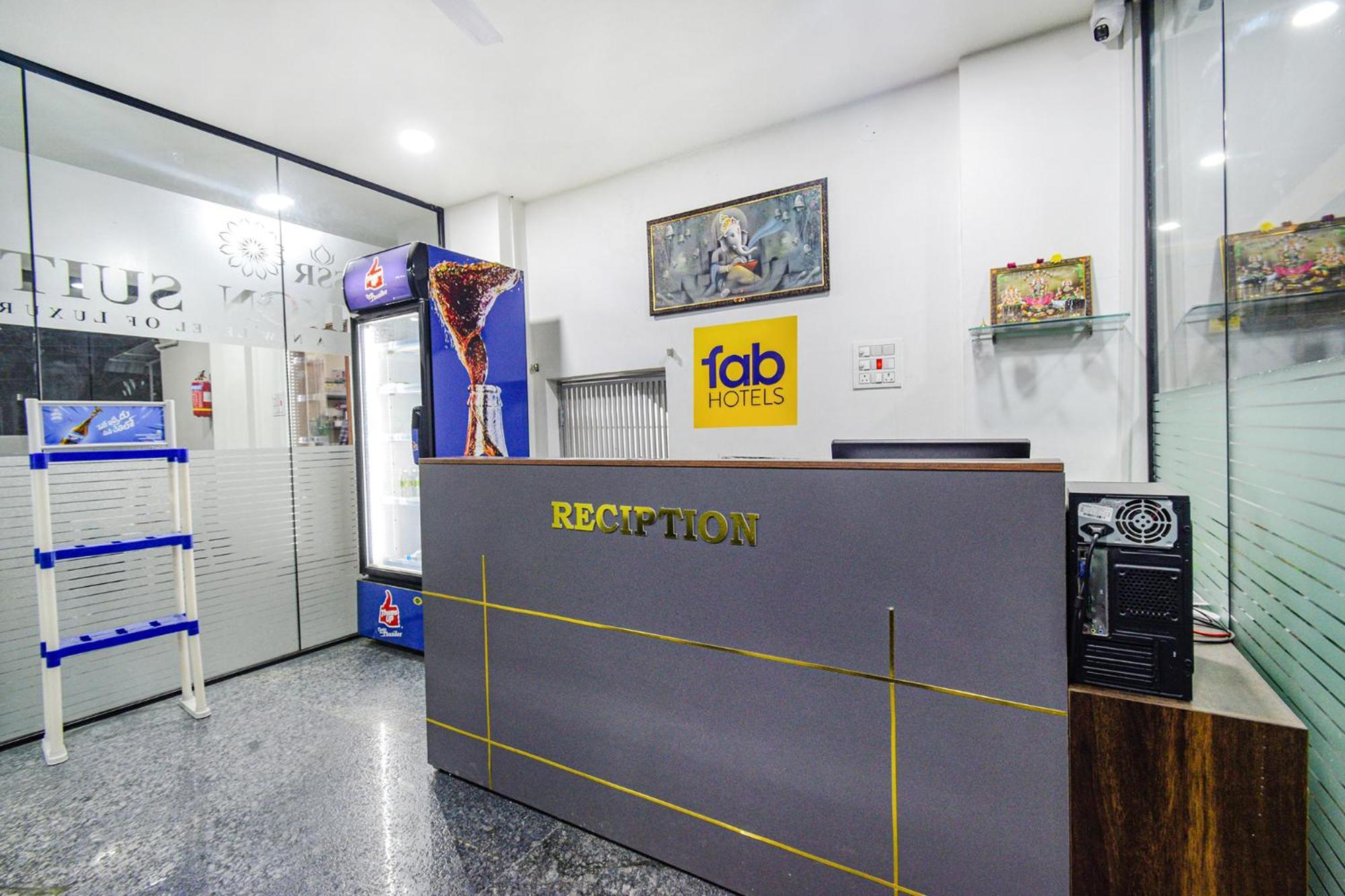 Fabhotel Ssr Ikon Suites - Nr Hyderabad Central University, Kondapur 外观 照片