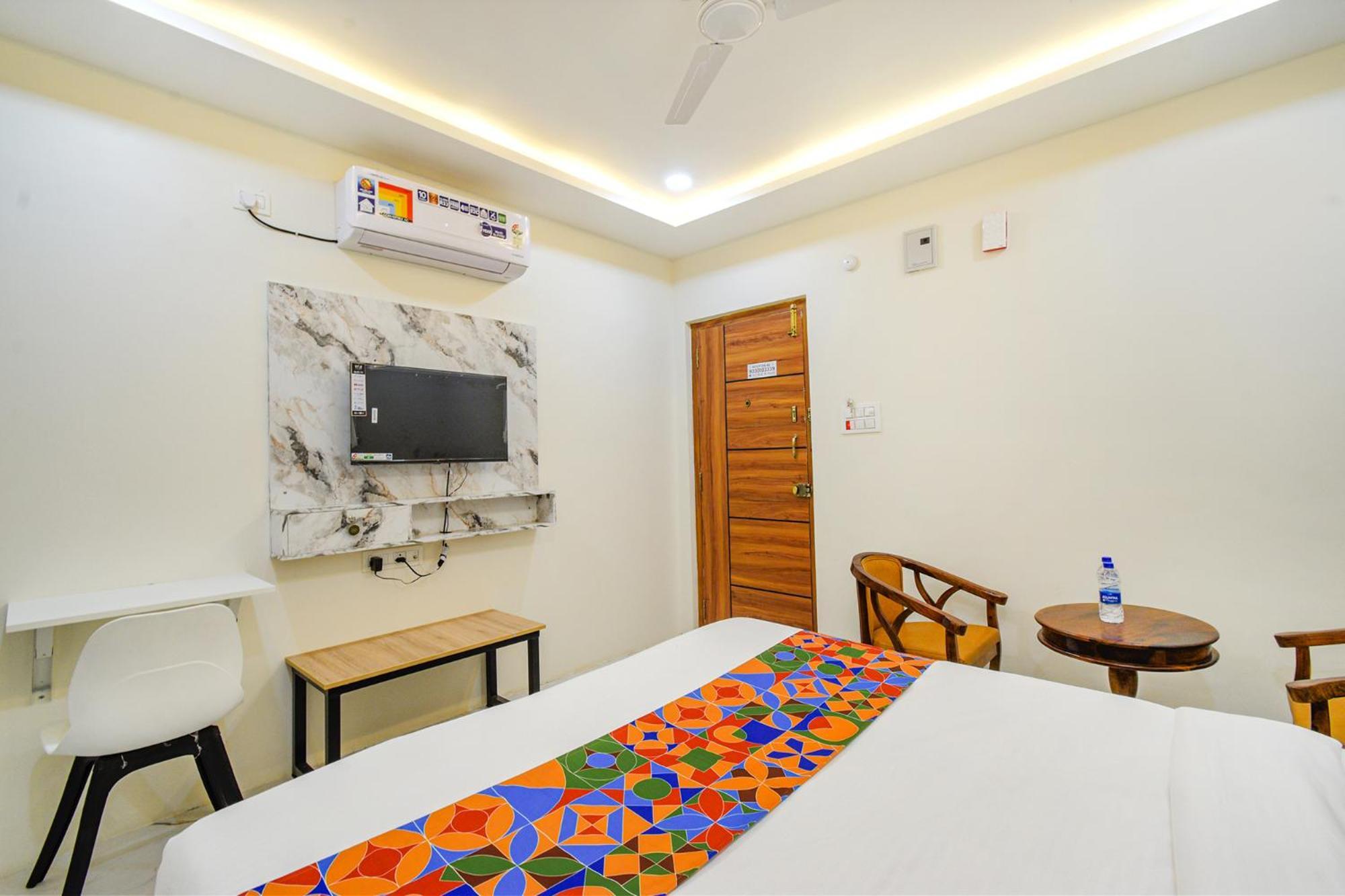 Fabhotel Ssr Ikon Suites - Nr Hyderabad Central University, Kondapur 外观 照片
