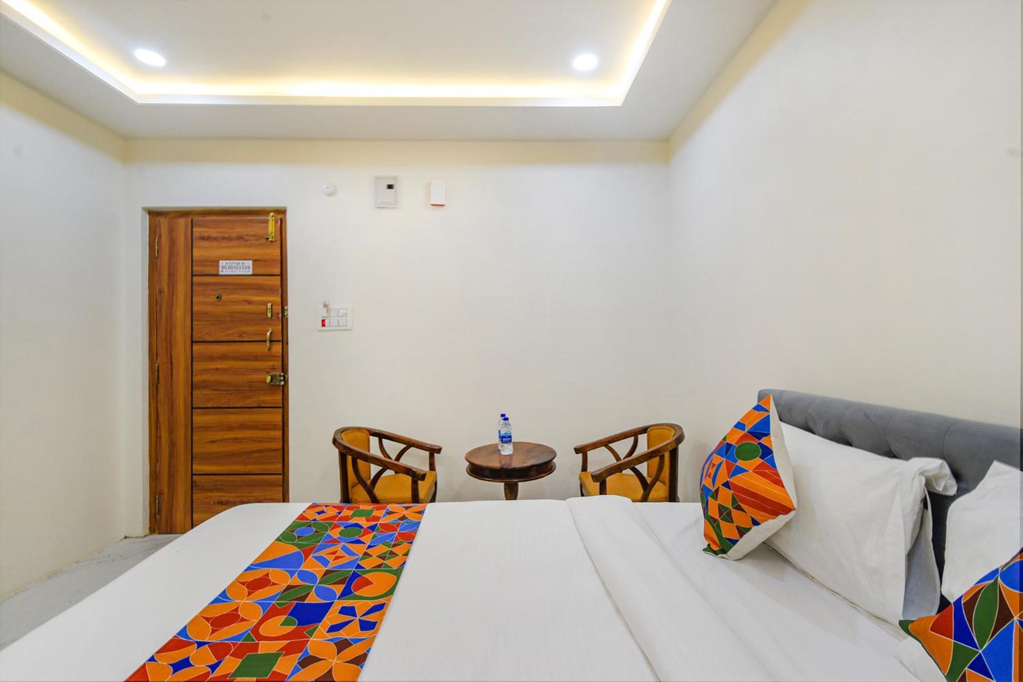 Fabhotel Ssr Ikon Suites - Nr Hyderabad Central University, Kondapur 外观 照片
