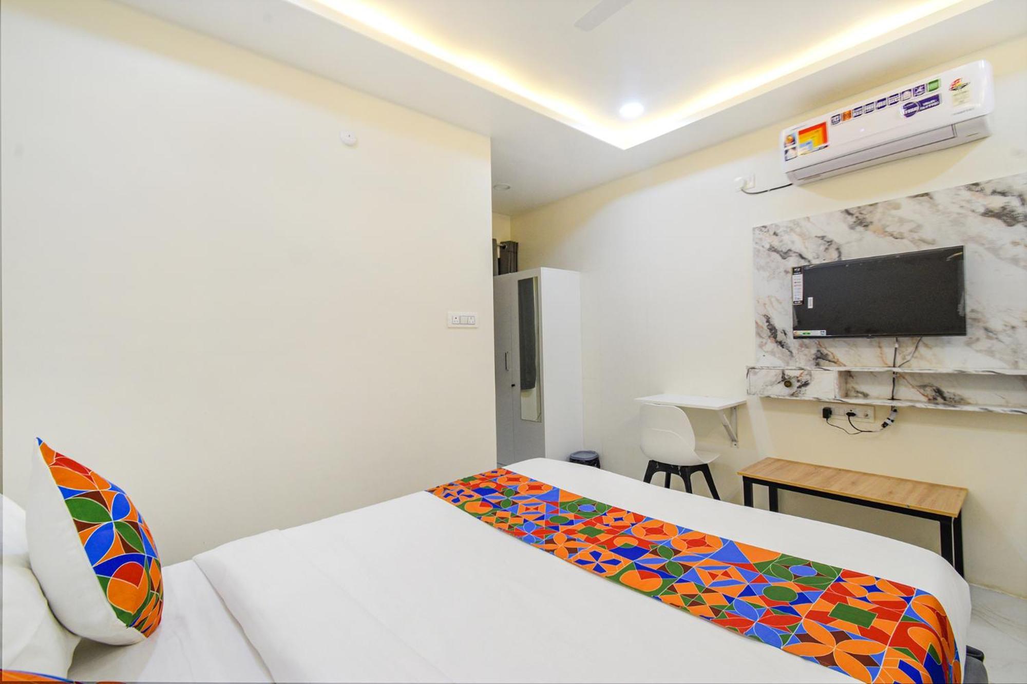 Fabhotel Ssr Ikon Suites - Nr Hyderabad Central University, Kondapur 外观 照片