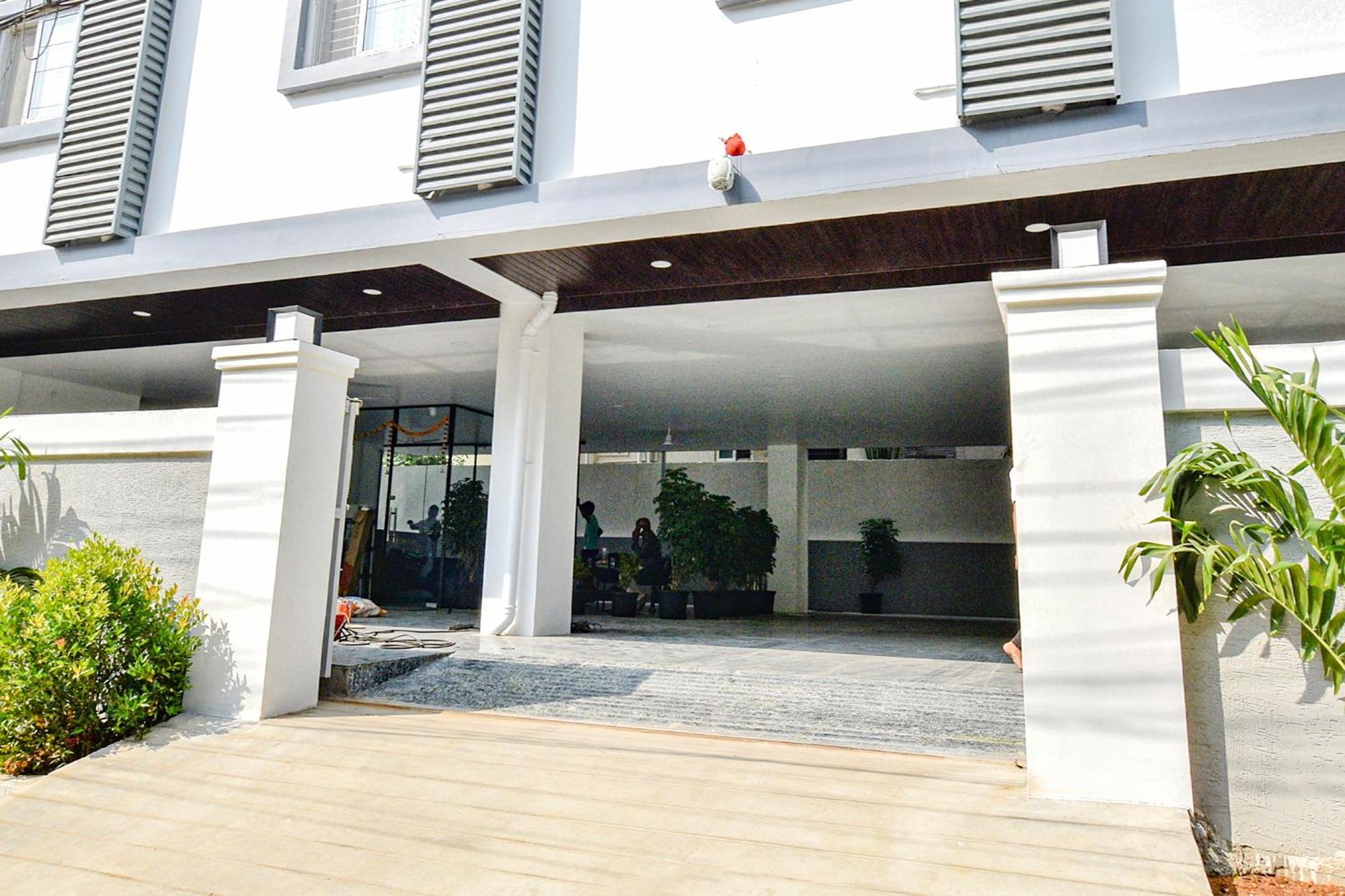 Fabhotel Ssr Ikon Suites - Nr Hyderabad Central University, Kondapur 外观 照片