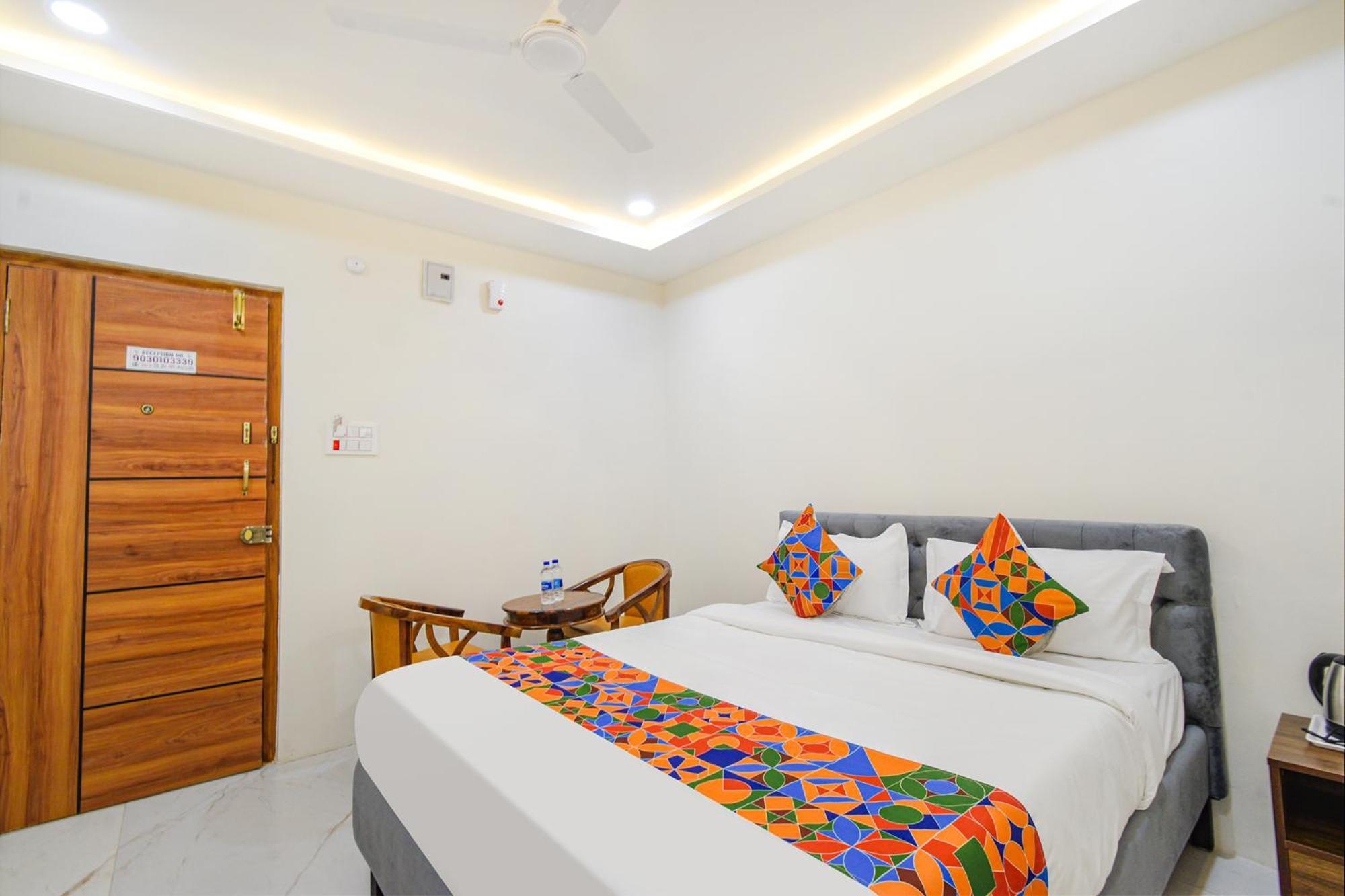 Fabhotel Ssr Ikon Suites - Nr Hyderabad Central University, Kondapur 外观 照片