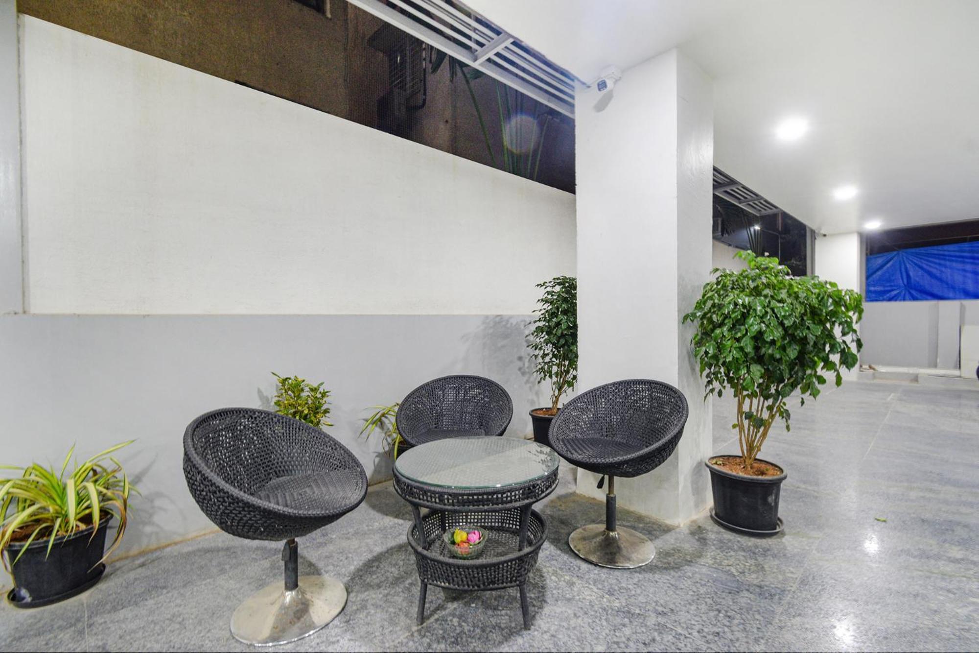 Fabhotel Ssr Ikon Suites - Nr Hyderabad Central University, Kondapur 外观 照片