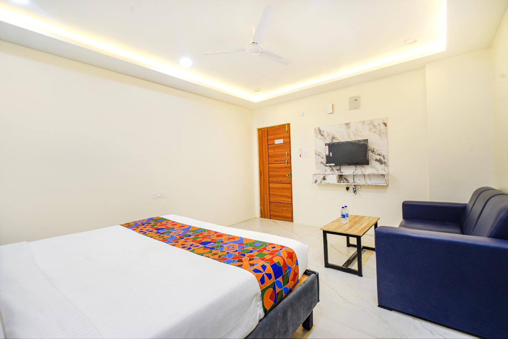 Fabhotel Ssr Ikon Suites - Nr Hyderabad Central University, Kondapur 外观 照片