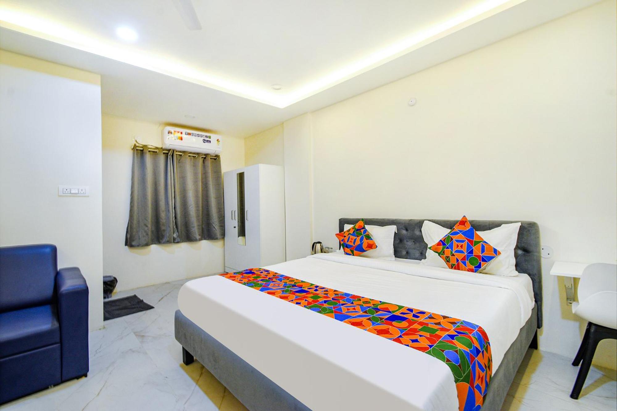 Fabhotel Ssr Ikon Suites - Nr Hyderabad Central University, Kondapur 外观 照片
